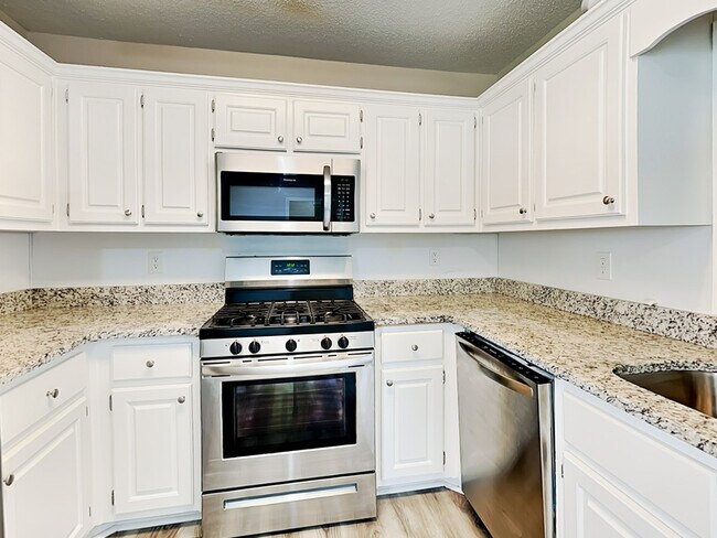 Photo - 220 Ashland Manor Dr