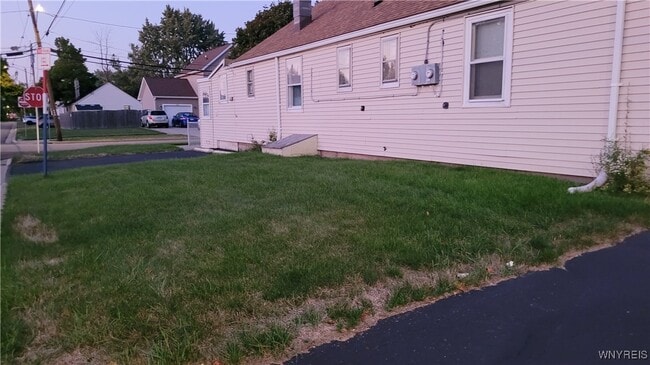 Photo - 6 Balzac Ct