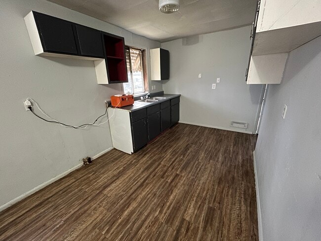 Photo - 21 Pennsylvania Ave