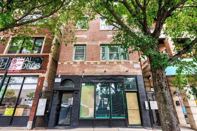 Building Photo - 1341 N Ashland Ave Unit 2F
