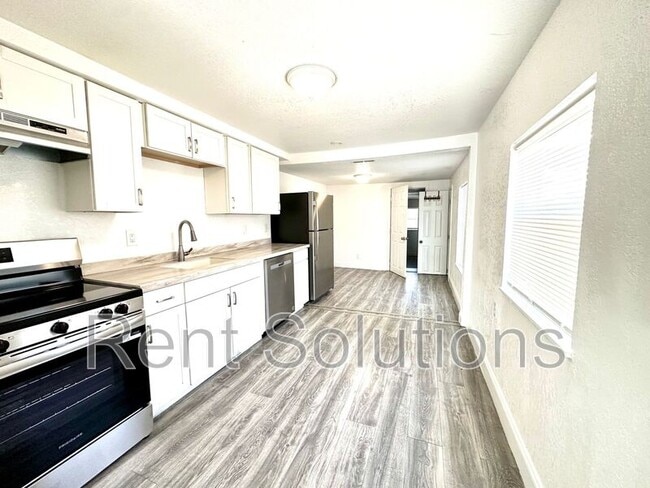 Photo - 3905 54th Ave N