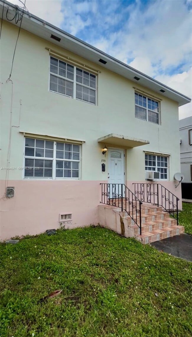 Building Photo - 255 NW 32nd St Unit 1