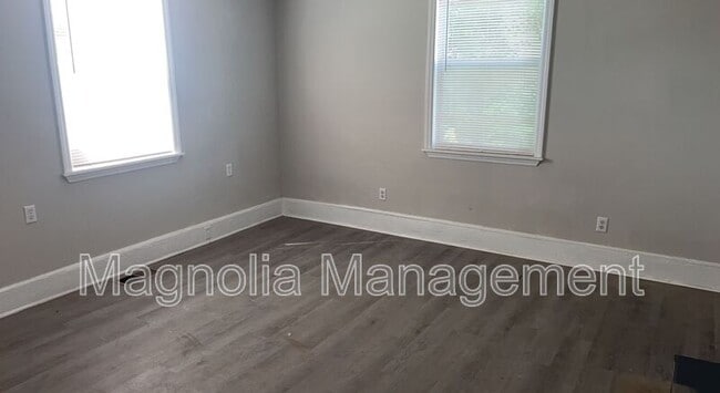 Photo - 216 Walnut St