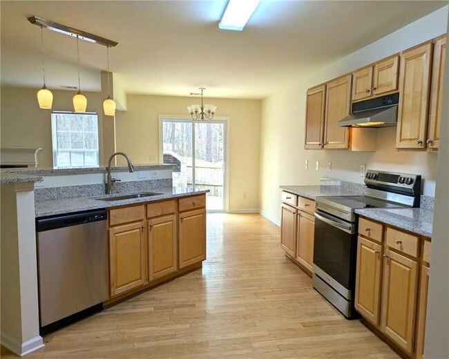 Photo - 3075 Whittier Way