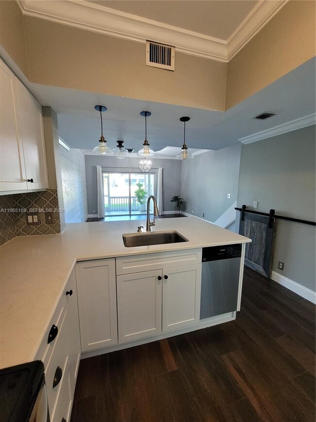 Photo - 205 Mallory Ct