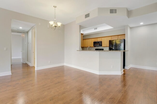 Building Photo - 10440 SW Stephanie Way Unit 4207