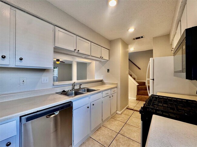 Photo - 8106 Hood Cir
