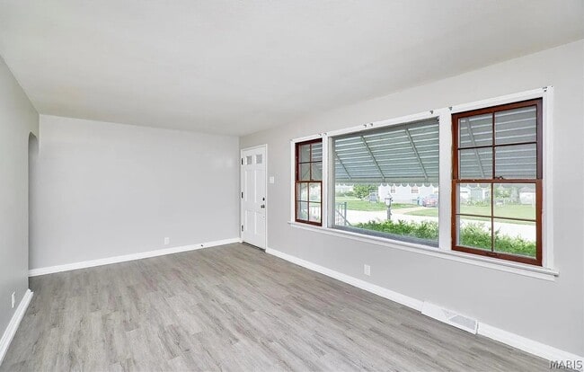 Photo - 6108 Eaton Dr
