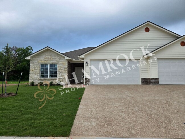 Building Photo - Residences at Windmill Preserve