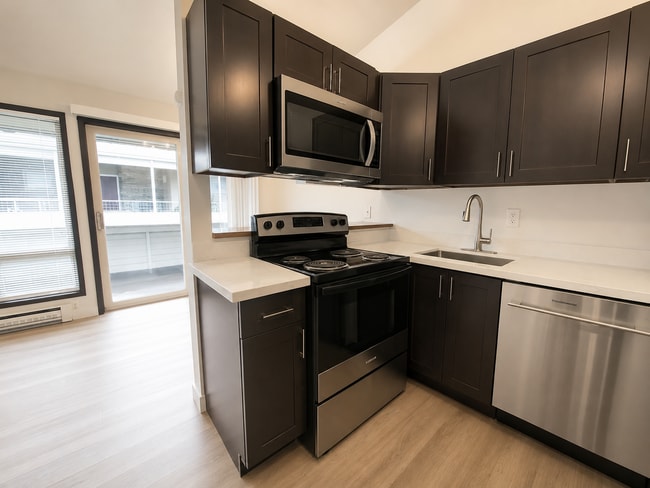 Photo - Bright 1 Bed / 1 Bath Apartment for Rent in North Seattle Private Balcony, Near Green Lake & Nort... Unidad 16