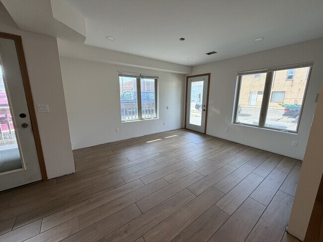 912 Logan St Unit 910 Logan St