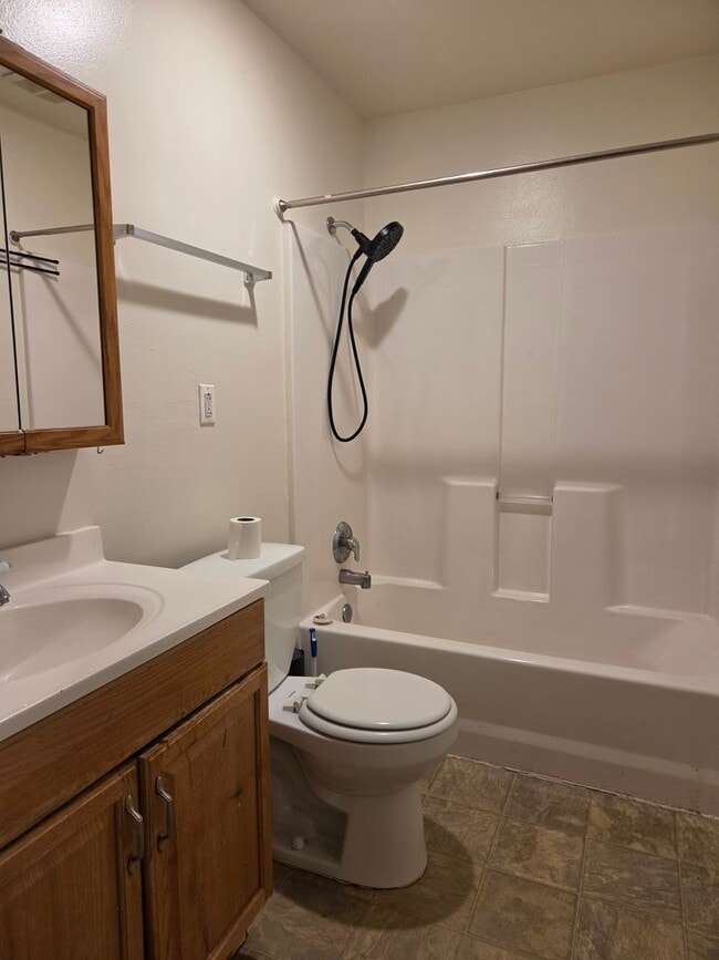 Photo - 715 High St Unit 202