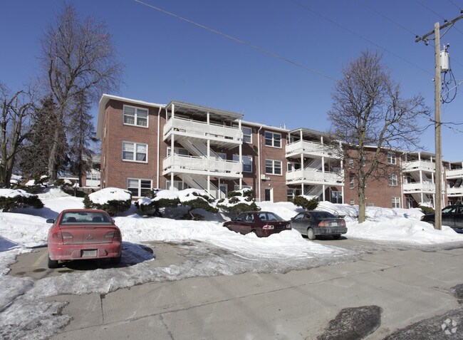 Hilltop Apartments - Hilltop Apartments
