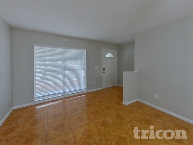 Photo - 8206 Clermont St
