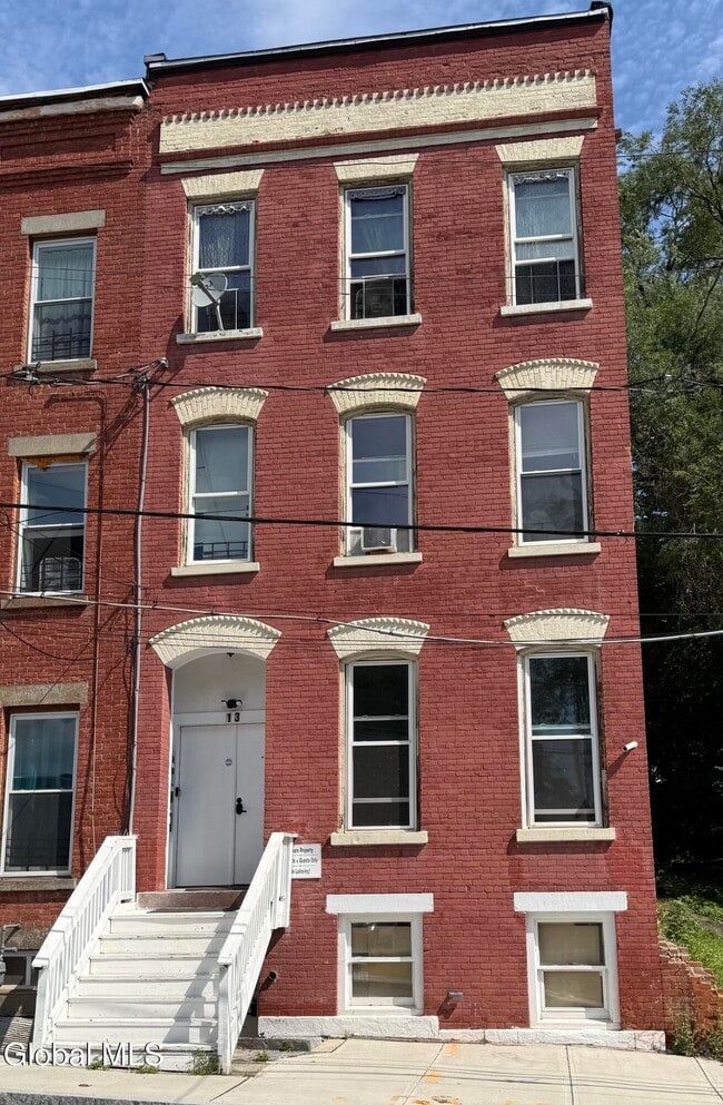 Building Photo - 13 Delaware St
