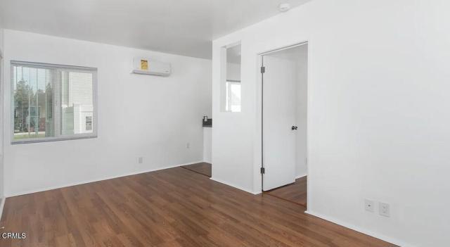 Photo - 230 N Hollywood Way