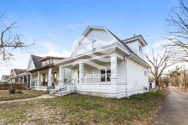 1216 S 32nd St