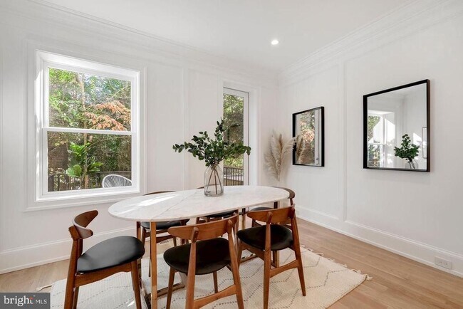 Photo - 1421 27th St NW