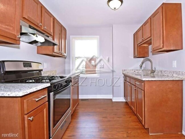 Photo - 30 52nd St Unit 1