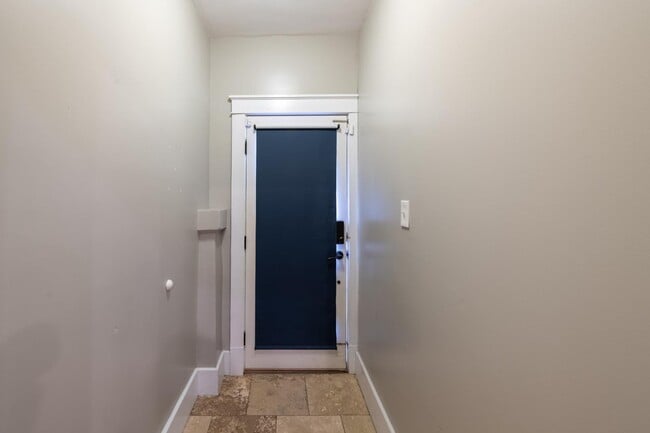 Photo - 902 Marquette Ave NW