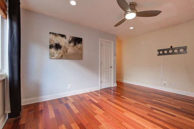 Photo - 2004 3rd St NE Unit 302