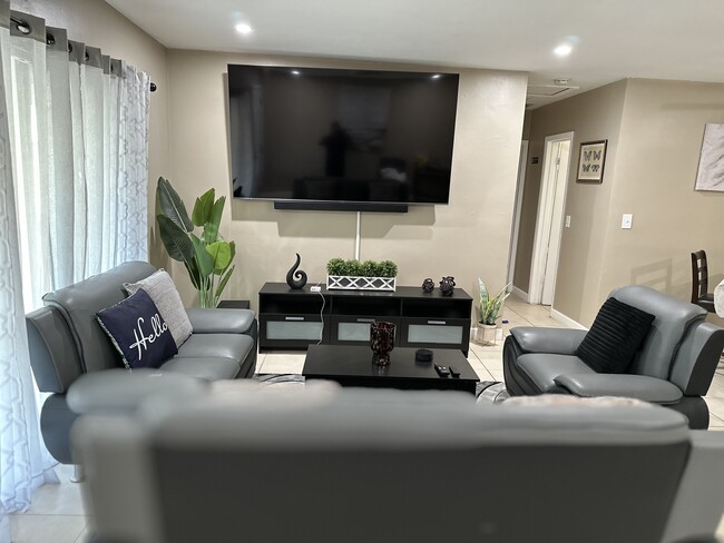 Building Photo - 7530 Miramar Pky Rental