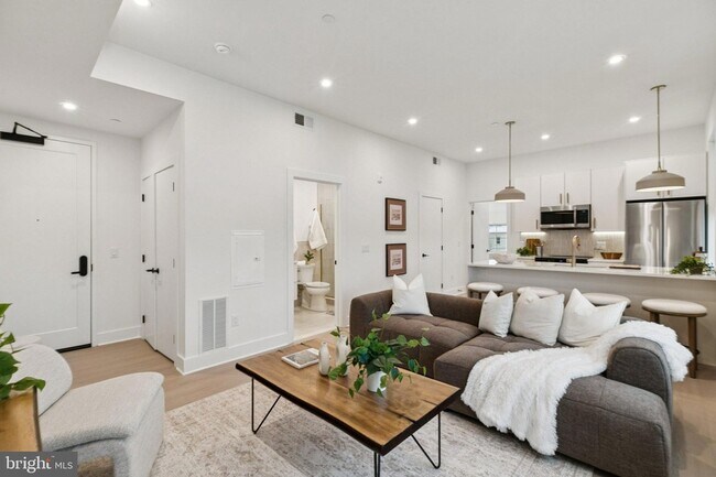 Photo - 30 W Allens Ln Unidad 305