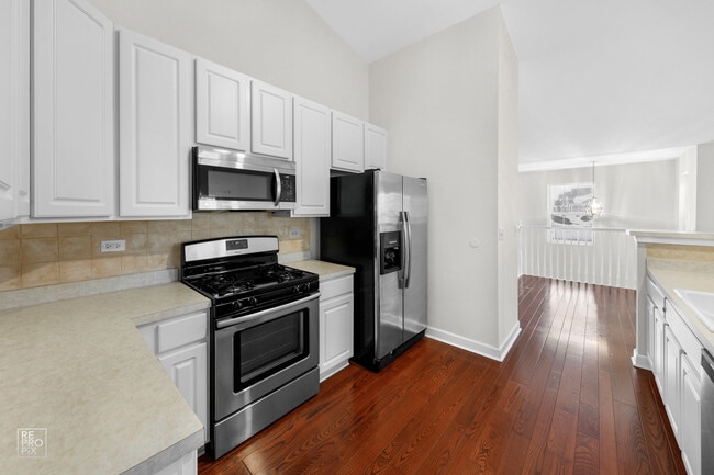 Photo - 831 Genesee Dr Unit 831