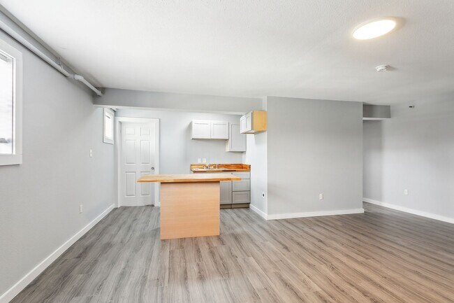 Photo - fjb1937 Unit 101