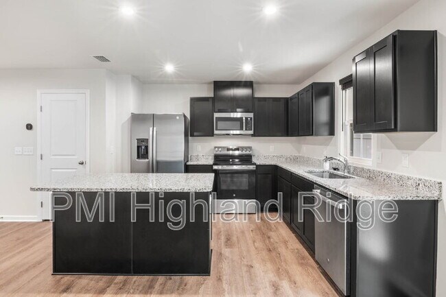 Photo - 828 Knox Crst