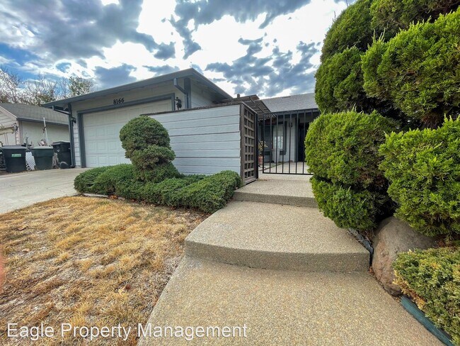 Photo - 4 br, 2 bath House - 8166 Morgan Hill Way