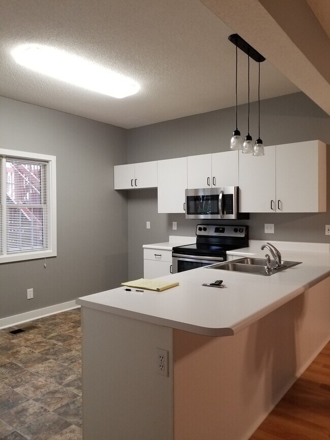 Photo - 351 S Madison St