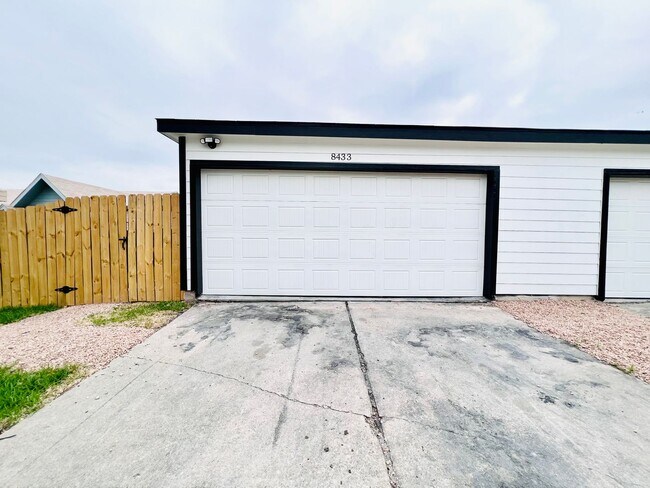 Photo - 8433-8435 Dixon Ridge Dr Unit 8433 Dixon Ridge Dr