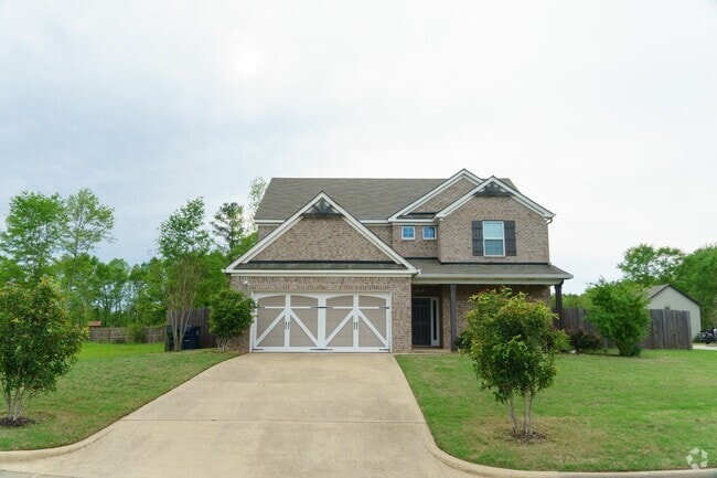 Building Photo - 5 Bedroom House in Desired Wimberly Statio...