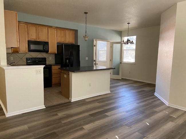 Photo - 1921 Grays Peak Dr