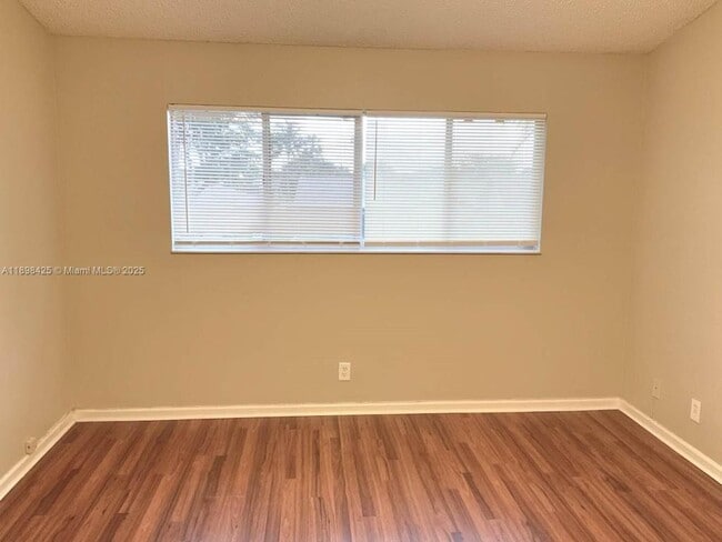 Photo - 2069 Discovery Cir W