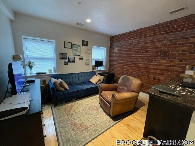 Photo - 1203 Beacon St Unit 4