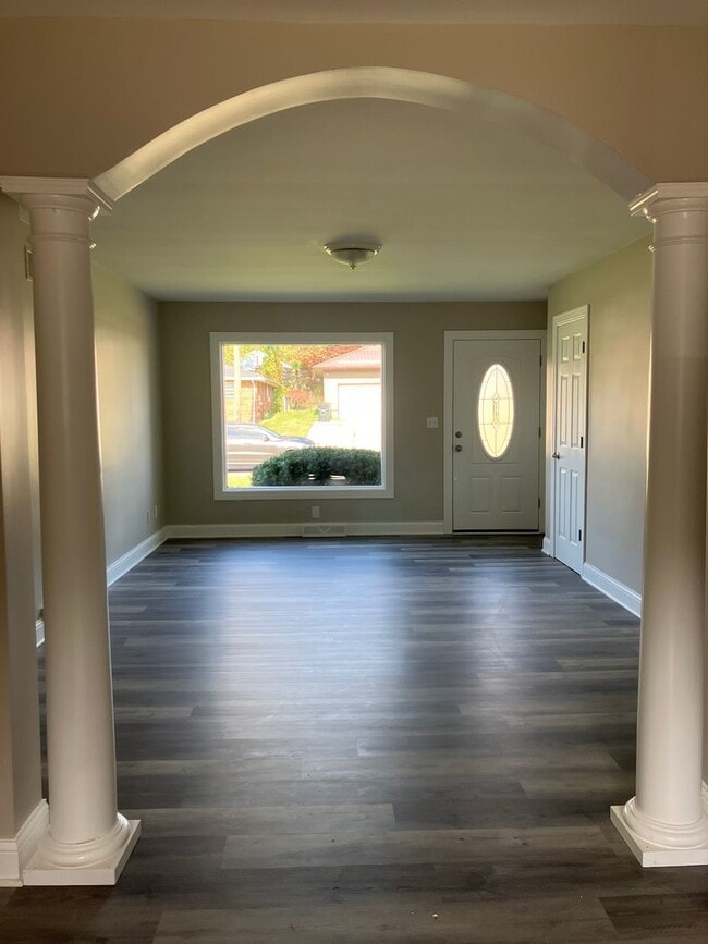 Photo - 2406 Triplett Blvd Unit 1