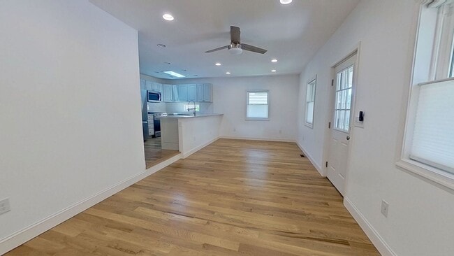 1443 W College Ave