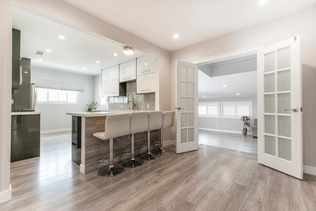 Photo - 1527 N Screenland Dr