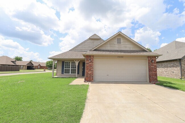 3 Bed 2 Bath Home in Collinsville *Price D... - 3 Bed 2 Bath Home in Collinsville *Price D...