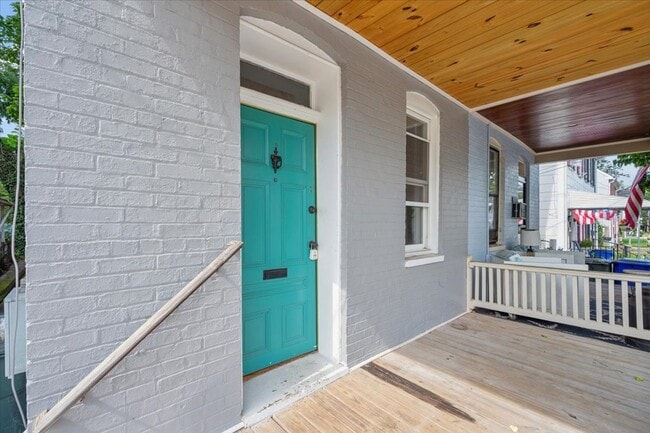 Photo - 346 Madison St