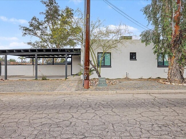 Photo - Beautiful & Spacious Home with Modern Upgrades & Community Amenities