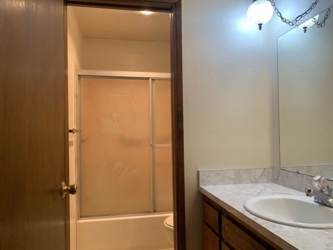 Photo - 507 NE D St Unit 6