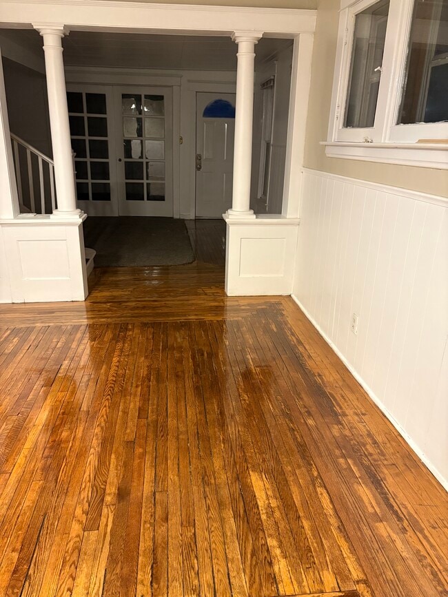 Photo - 1311 W Genesee Ave