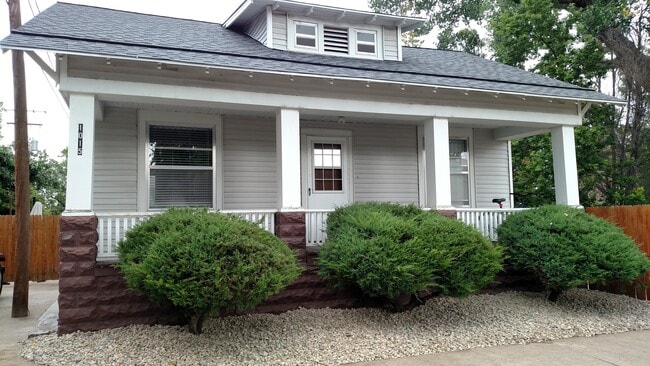 Building Photo - 15th