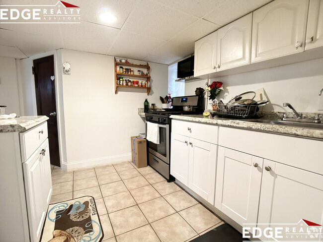 Building Photo - 29 Hopedale St Rental