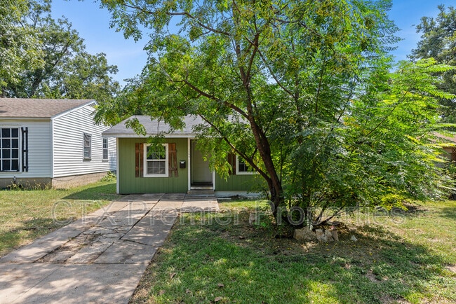 Building Photo - 1109 S 41st St Rental