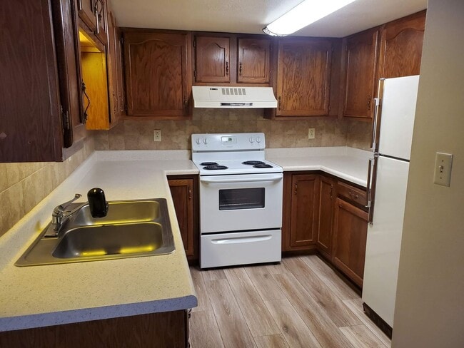 Photo - 1 Bedroom, 1 Bath - Basement Unit Unit 5546