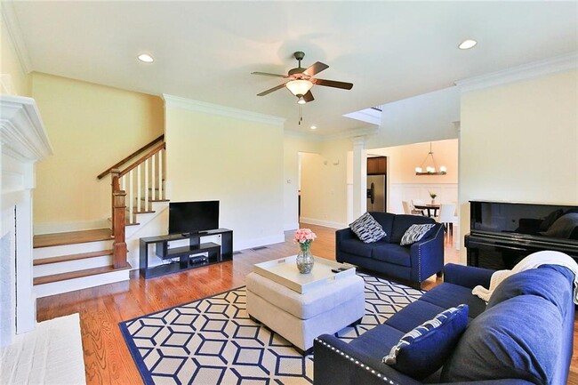 Photo - 2675 Rosalyn Ln